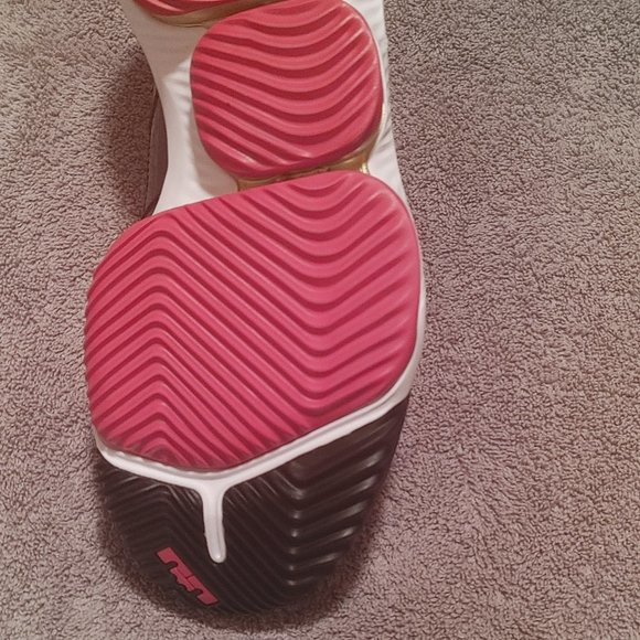 Lebron 16 'Remix' - Picture 8 of 8